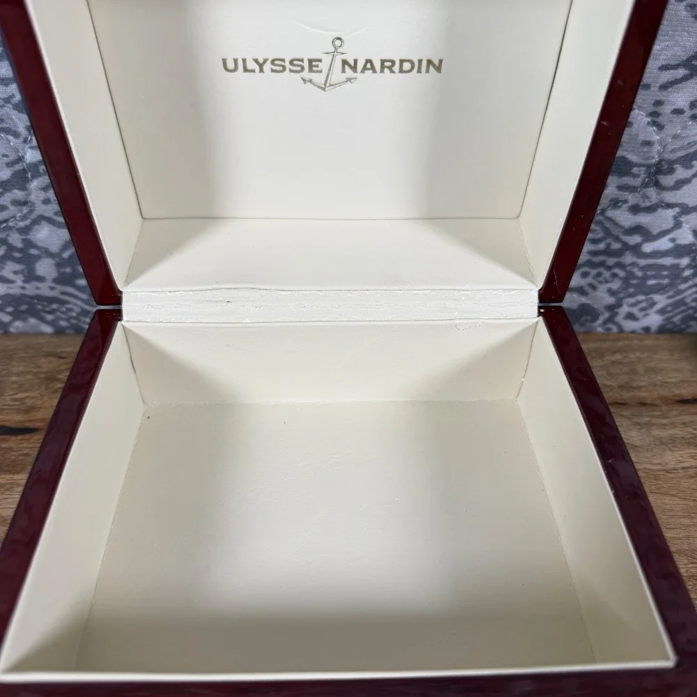 Ulysse Nardin Dark Wood Wooden Watch Box Display Jewelry Keep - Excellent Shape!
